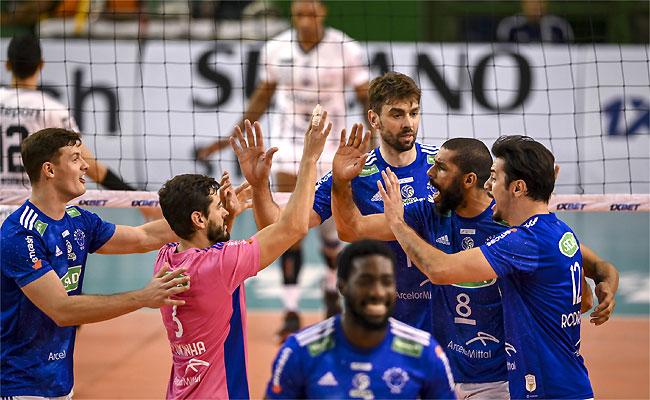 Raposa forte: time celeste vence a terceira seguida e lidera de forma isolada