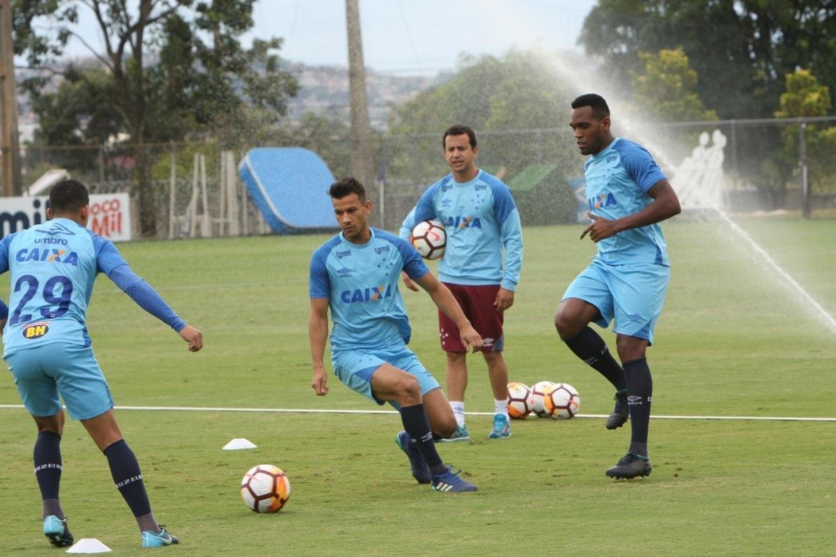 Imagens do treino do Cruzeiro neste domingo (20/05/2018)
