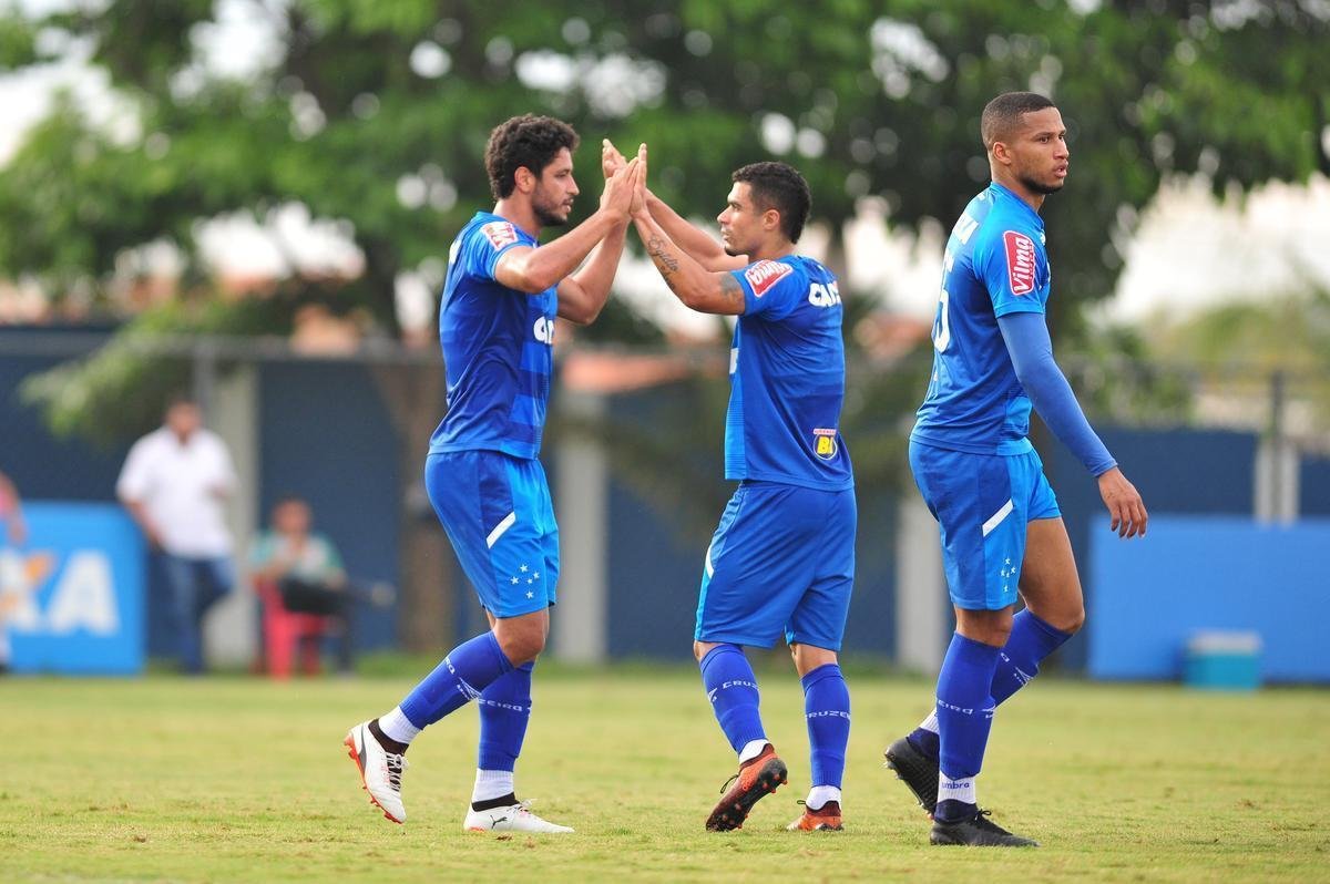 Imagens do jogo-treino entre Cruzeiro e Ipatinga, na Toca da Raposa II, nesta sexta-feira (12/01)