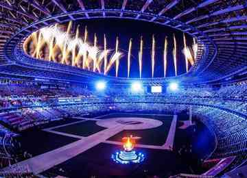 Cerimônia de Encerramento dos Jogos Olímpicos de Tóquio teve show de fogos, desfile de delegações, menção à COVID-19 e passagem do bastão a Paris