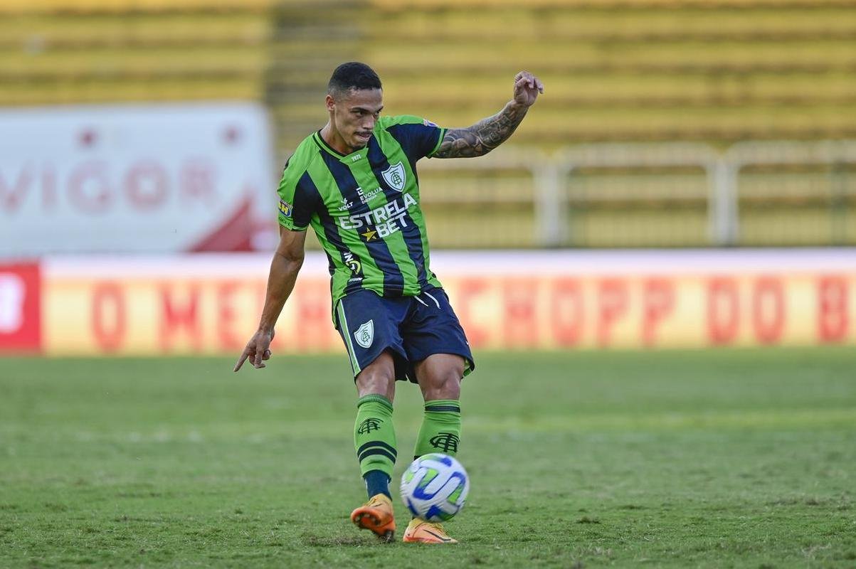Fotos do jogo entre Nova Iguau e Amrica pela Copa do Brasil