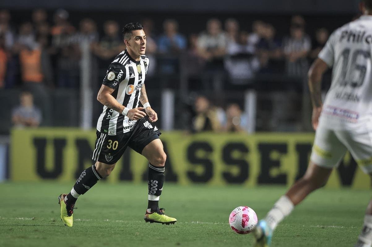 Fotos do jogo entre Santos e Atltico na Vila Belmiro, em Santos, pela 30 rodada do Campeonato Brasileiro