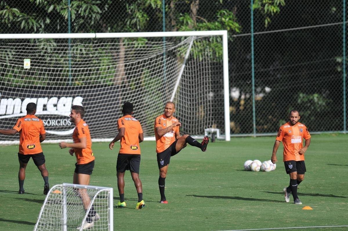 Fotos do treino do Atltico nesta quarta-feira na Cidade do Galo. Time dirigido por James Freitas se prepara para o clssico de sbado, s 19h, no Mineiro, pelo Mineiro