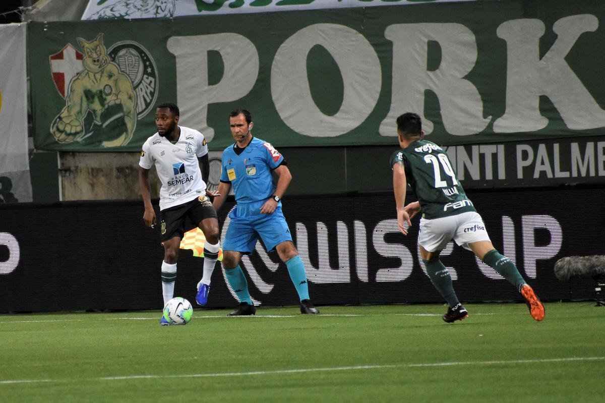Palmeiras e Amrica se enfrentaram nesta quarta-feira (23), em partida de ida das semifinais da Copa do Brasil. O confronto foi realizado no Allianz Parque, em So Paulo. Na prxima quarta-feira (30), as equipes se reencontram no Independncia, em Belo Horizonte, s 21h30.