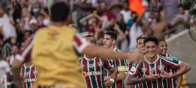Cano faz dois, Fred marca no fim, e Fluminense goleia Corinthians no Rio