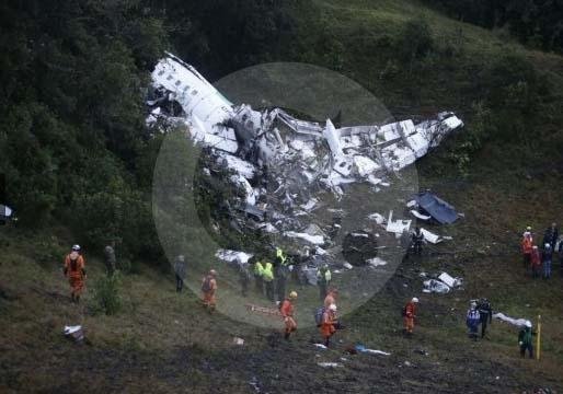 Imagens do local onde caiu o avio da Chapecoense, no municpio colombiano de La Unin