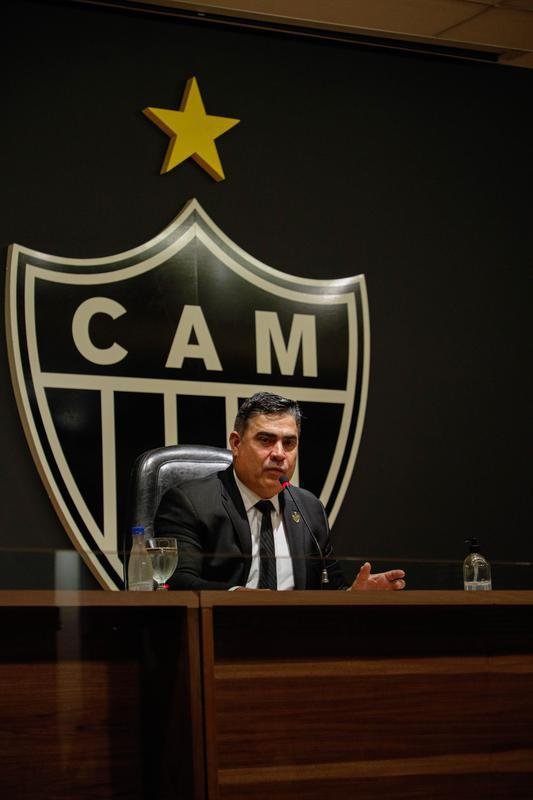 Presidente Srgio Sette Cmara anunciou nesta quinta-feira que no se canditar  reeleio no Atltico. Ao lado do vice, Lsaro Cndido da Cunha, ele fez um balano dos trs anos de gesto
