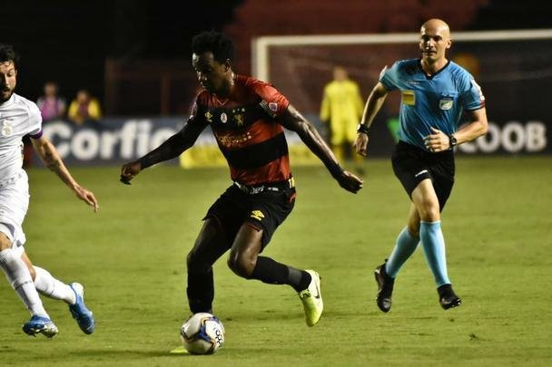 De virada e com gols de Hernane e Guilherme, o Sport reencontrou o caminho das vitórias, diante do Paraná, na Ilha do Retiro, pela 31ª rodada da Série B