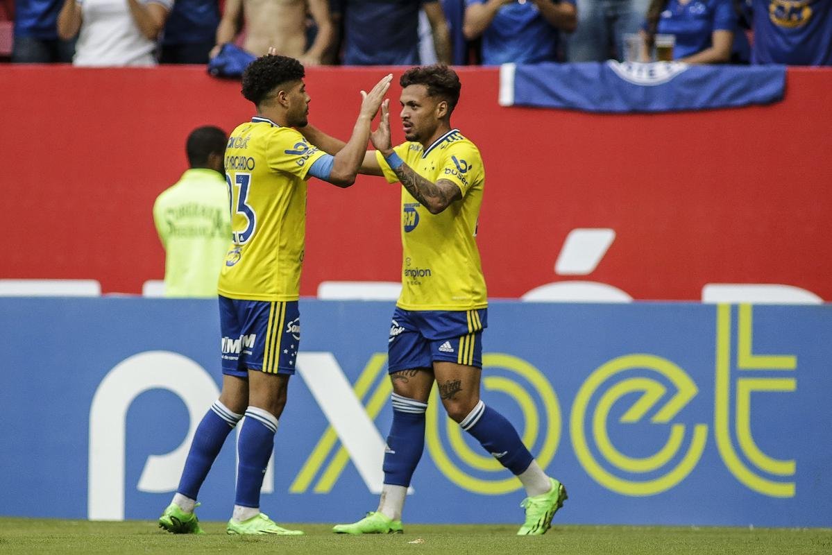 Fotos da partida entre Cruzeiro e Chapecoense, pela 24 rodada da Srie B do Campeonato Brasileiro. O jogo foi realizado neste sbado (13), no estdio Man Garrincha, em Braslia.