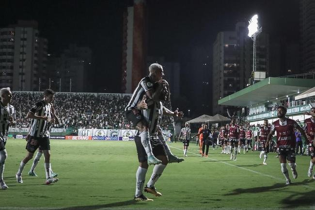Fotos do jogo entre Gois e Atltico no Estdio da Serrinha, em Goinia, pela quarta rodada do Campeonato Brasileiro