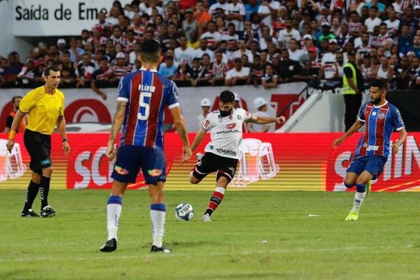 Santa Cruz e Bahia se enfrentaram no Arruda e empataram sem gols na estreia da Copa do Nordeste, em jogo que foi recheado de homenagens a Tiago Cardoso