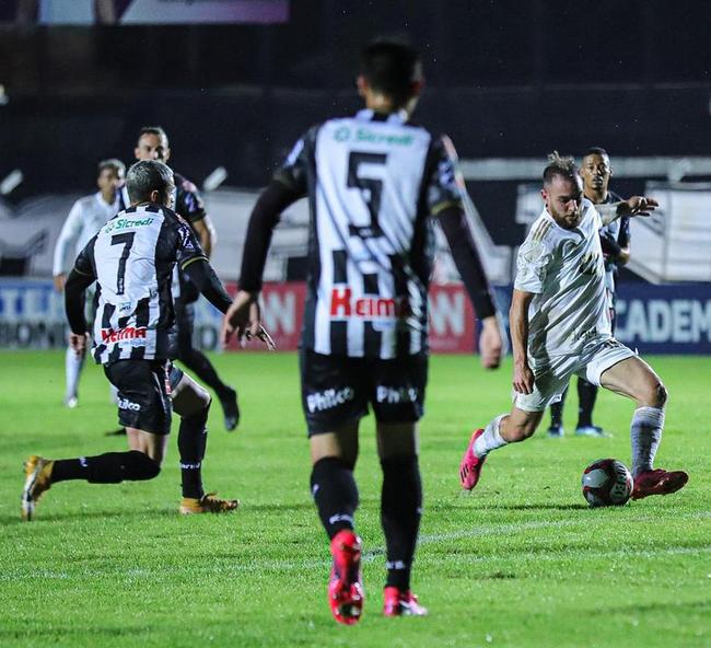 Fotos da derrota do Cruzeiro para o Operário-PR, por 2 a 1, em Ponta Grossa, pela quinta rodada da Série B de 2021
