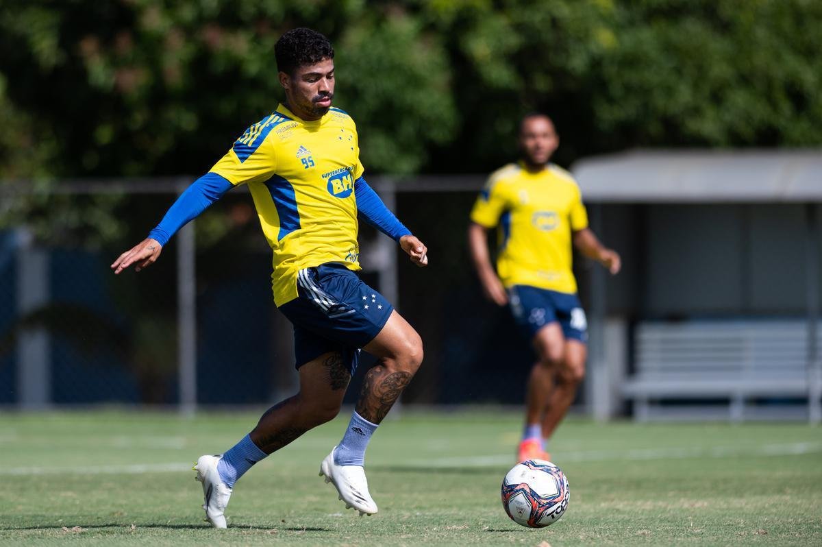 Cruzeiro precisa vencer o Amrica por dois gols de diferena para ir  final do Mineiro 