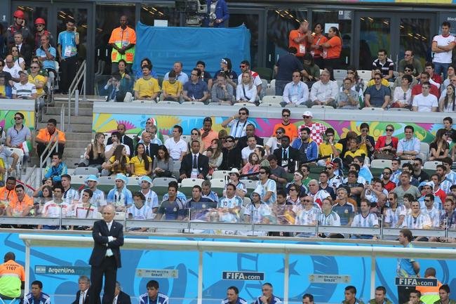 Em 21 de junho de 2014, Diego Maradona esteve no Mineiro, em Belo Horizonte, para assistir ao jogo entre Argentina e Ir, pela Copa do Mundo. Na ocasio, os argentinos venceram o confronto por 1 a 0, com gol do astro Lionel Messi nos acrscimos.