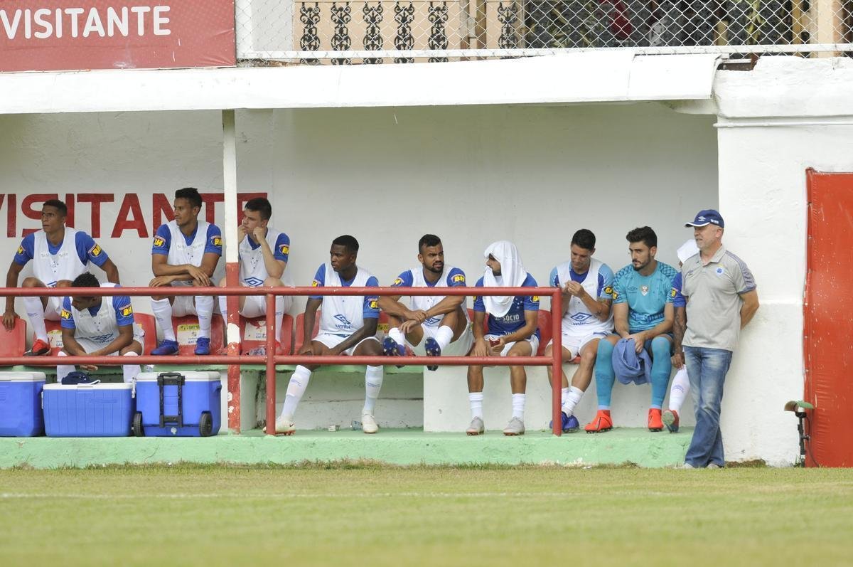 Fotos do duelo entre Villa Nova e Cruzeiro, neste domingo