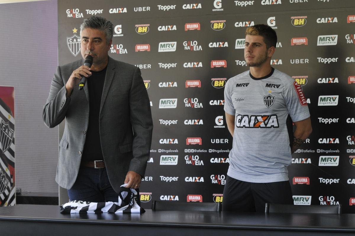 Veja fotos da apresentao de Toms Andrade no Atltico