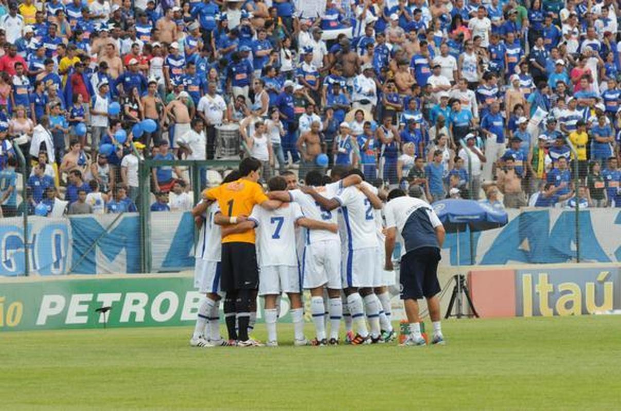 Imagens da goleada histórica por 6 a 1 do Cruzeiro sobre o Atlético