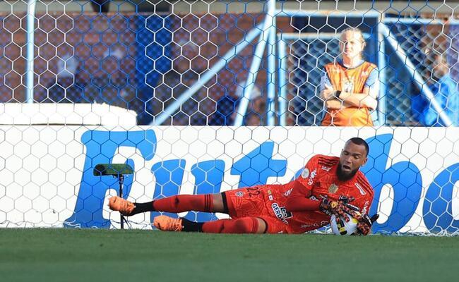 Everson comentou o momento negativo vivido pelo Atltico 