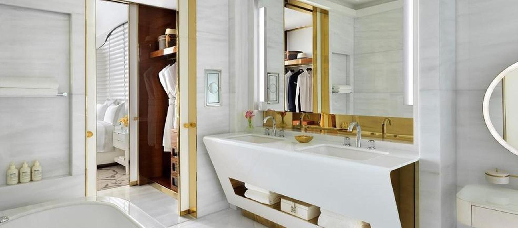 Fotos do luxuoso hotel Fairmont Doha, com cotao de seis estrelas, que foi reservado pela Fifa a convidados da Copa