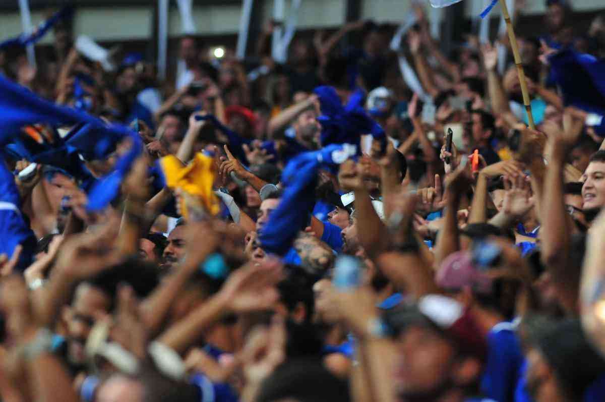 Torcida do Cruzeiro fez bonita festa em clssico contra o Atltico, pela Primeira Liga, no Mineiro