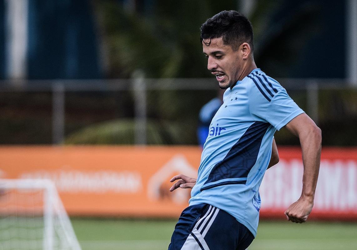 Neto Moura (volante)