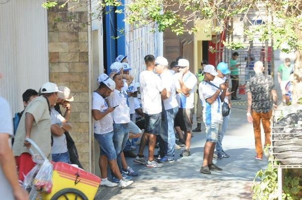 Fotos do protesto da torcida organizada Máfia Azul em frente à sede administrativa do Cruzeiro