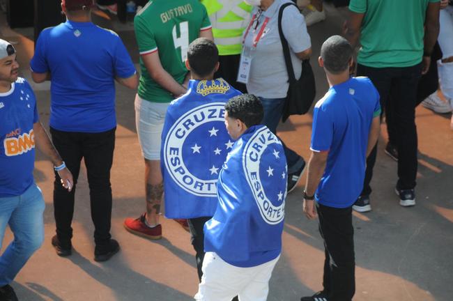 Chegada da torcida do Cruzeiro ao Mineiro para o jogo contra a Ponte Preta pela 13 rodada da Srie B do Campeonato Brasileiro. Estdio voltou a receber grande pblico