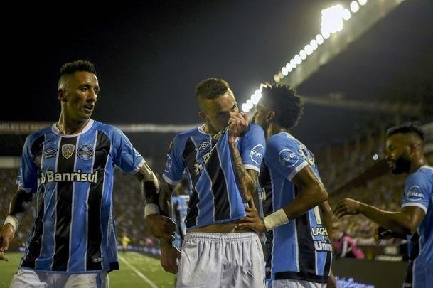 Grmio vence Lans de novo na Argentina e conquista o tri da Copa Libertadores