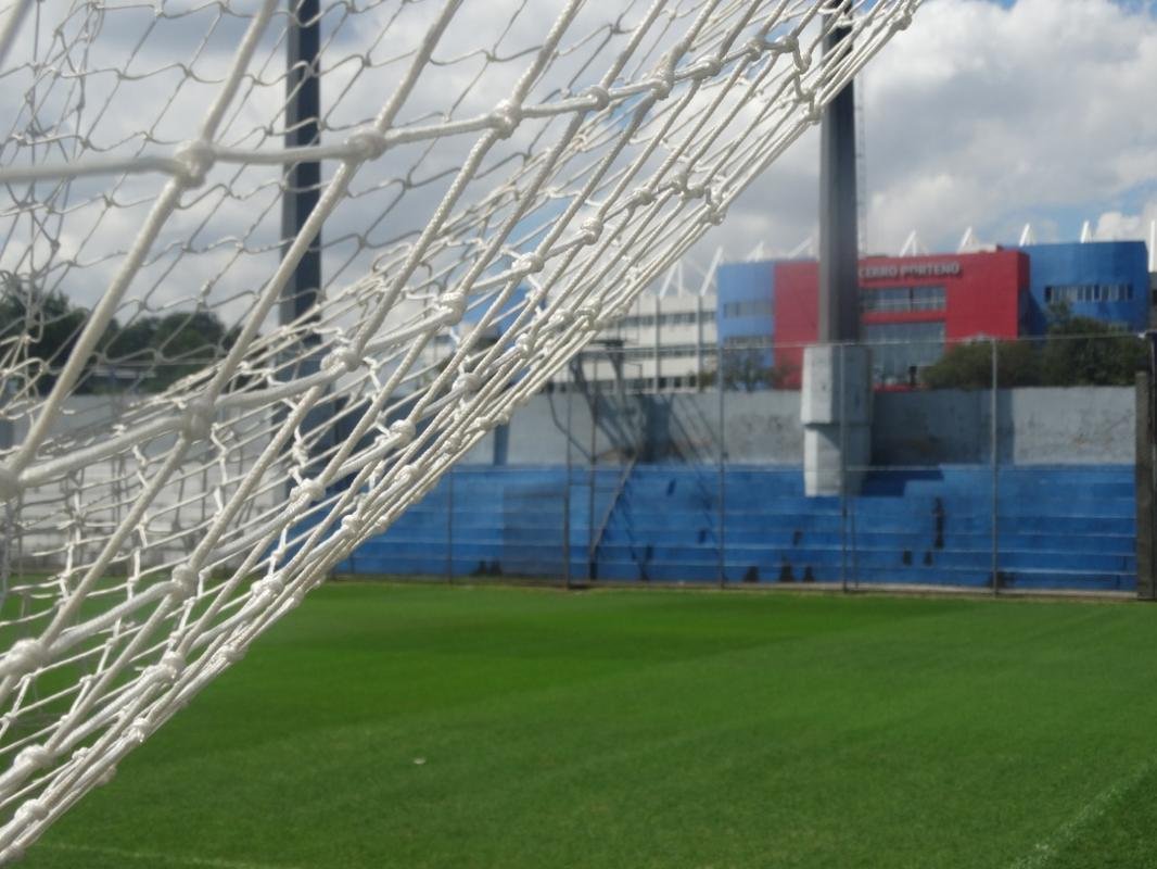 Rede do estdio do Nacional com o do Cerro ao fundo
