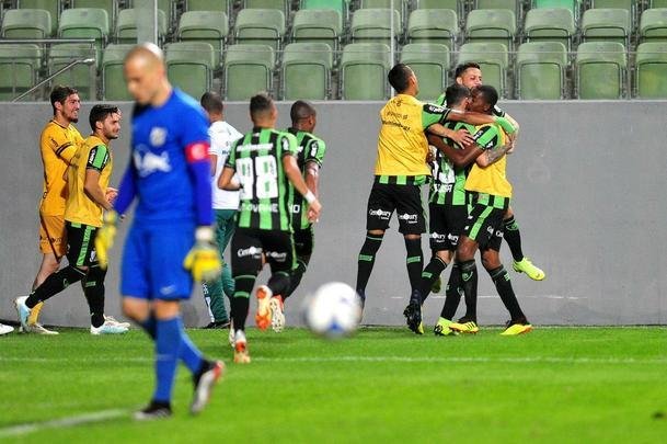 Amrica vence o Bragantino no Independncia e entra no G4 da Srie B