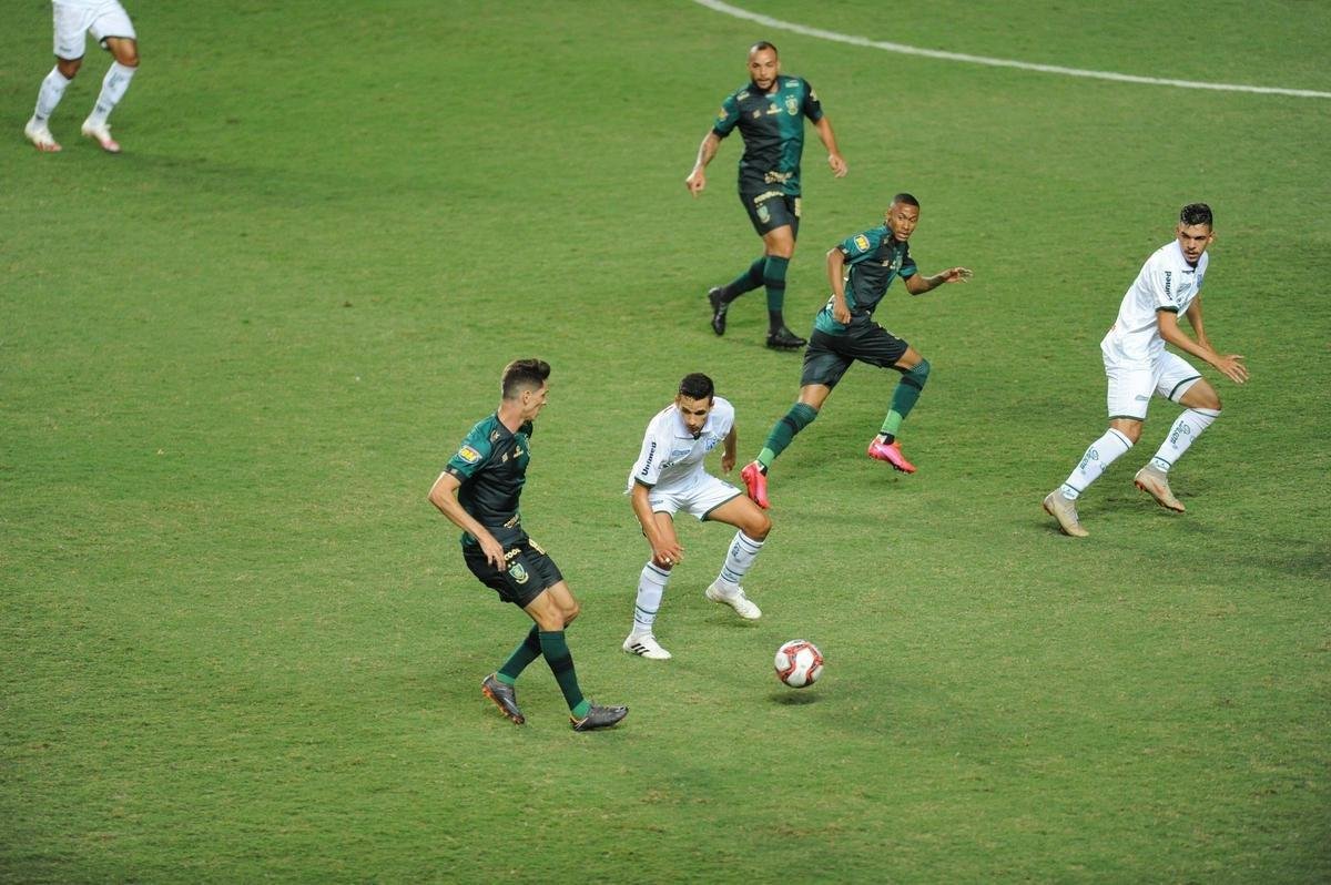 Fotos da vitria da Caldense sobre o Amrica, por 1 a 0, no Independncia, em Belo Horizonte, pela quarta rodada do Campeonato Mineiro de 2021. Atacante Amarildo marcou o nico gol da partida,