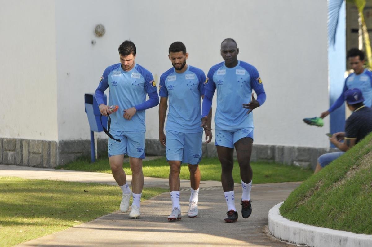 Treino do Cruzeiro nesta segunda marcou o batismo do colombiano Luis Orejuela, reforo para 2019