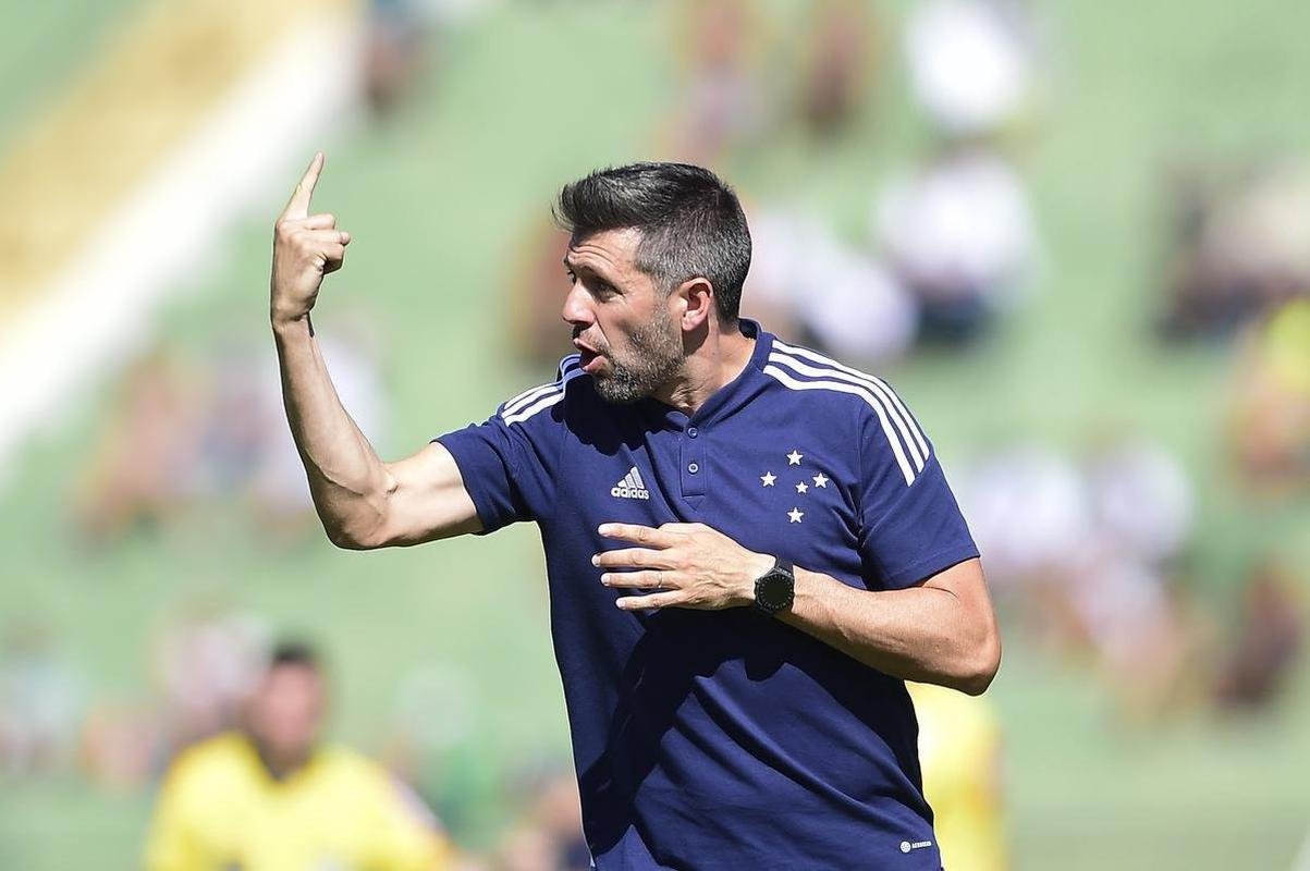 Fotos da derrota do Cruzeiro para o Guarani, por 1 a 0, no Brinco de Ouro, em Campinas, pela 17 rodada da Srie B