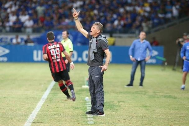 Fotos da partida entre Cruzeiro e Atltico-PR no Mineiro