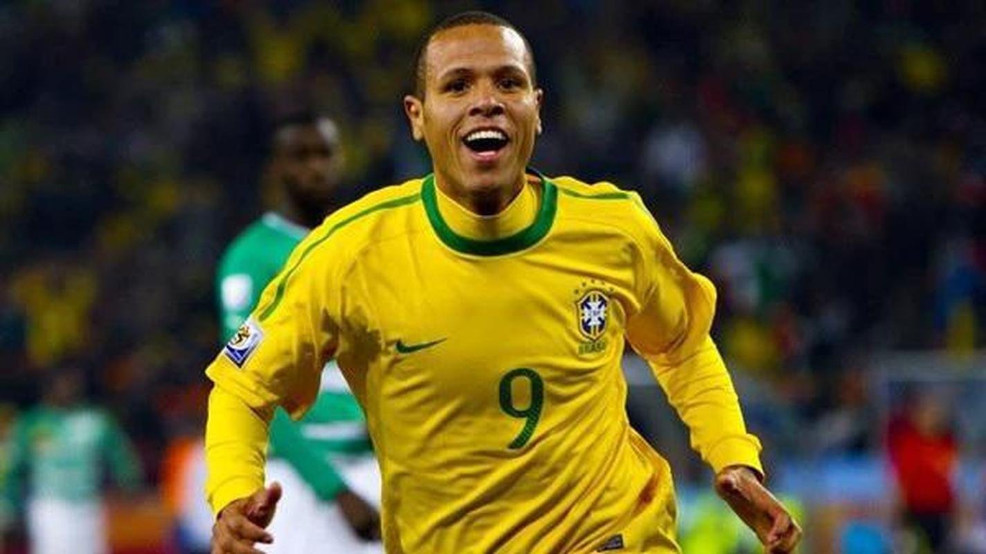 3 Luis Fabiano - 28 gols em 45 jogos