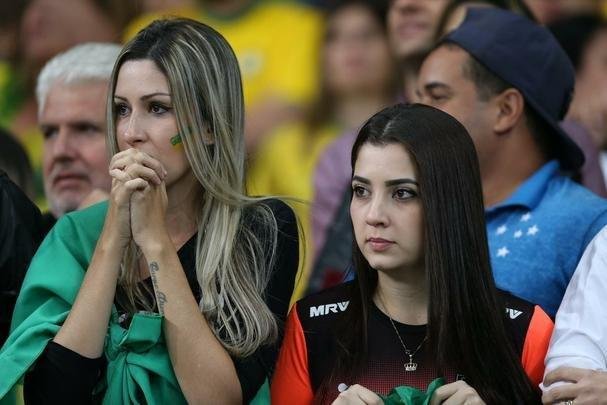 Imagens emocionantes das cobranas de pnaltis no Mineiro e da classificao do Brasil s semifinais do torneio feminino de futebol dos Jogos Olmpicos. Goleira Brbara pegou pnalti e deu vitria  Seleo por 7 a 6 sobre a Austrlia. Com 52 mil pagantes, estdio foi  loucura.