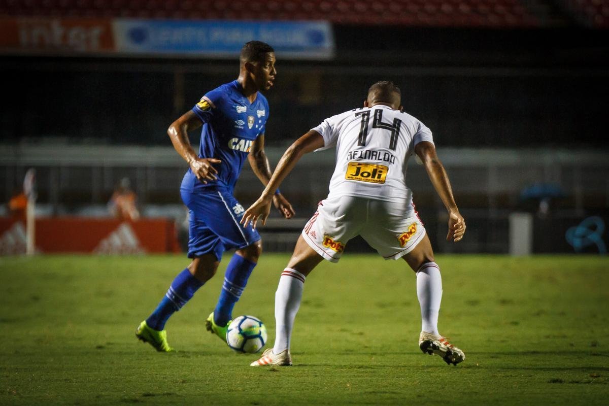 Cruzeiro foi derrotado pelo So Paulo por 1 a 0, neste domingo, no Morumbi, pela 35 rodada do Brasileiro