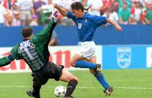 Roberto Baggio (Itlia) - Com trs Copas disputas (1990, 1994 e 1998), camisa 10 italiano passou em branco. Na final de 1994, contra o Brasil, nos Estados Unidos, perdeu o pnalti que garantiu o tetracampeonato da seleo canarinho