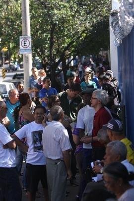 Imagens da venda de ingressos para Cruzeiro e Cricima