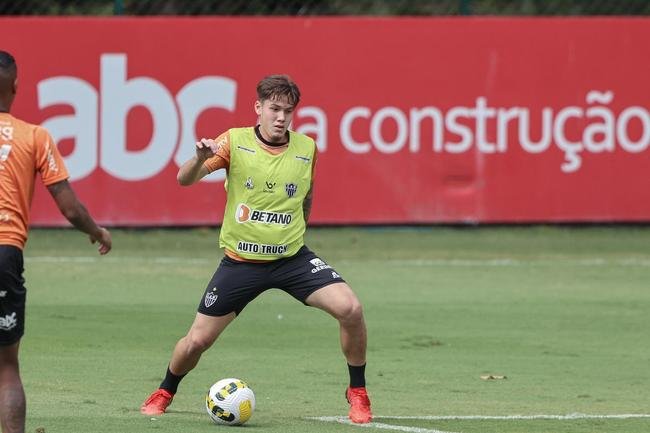 Atltico treinou, na tarde desta quinta-feira (26), na Cidade do Galo. Atividades visaram ao confronto contra o Ava pelo Campeonato Brasileiro.