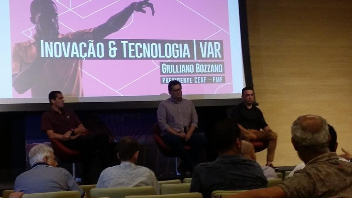 Imagens do lanamento do VAR para o Campeonato Mineiro