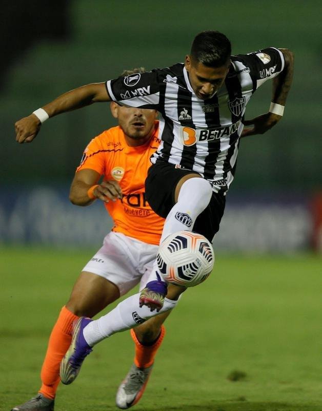 Fotos do duelo entre La Guaira-VEN e Atltico, no Estdio Olmpico Universitario de Caracas, na Venezuela, pela primeira rodada do Grupo H da Copa Libertadores de 2021