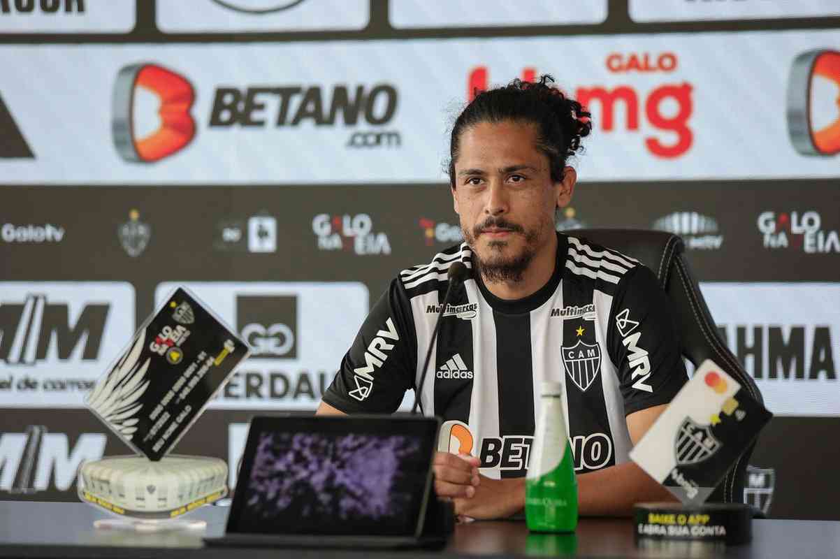 Zagueiro uruguaio Mauricio Lemos, de 27 anos, foi apresentado como reforo do Atltico nesta sexta-feira (17/2), na Cidade do Galo.