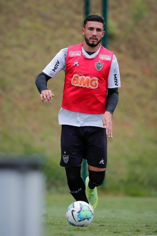 Aps polmica balada, Dylan e Marrony participam normalmente do treino na Cidade do Galo