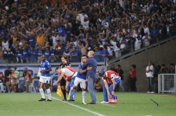 Rafinha ampliou para o Cruzeiro aps passe de Sass: 2 a 0