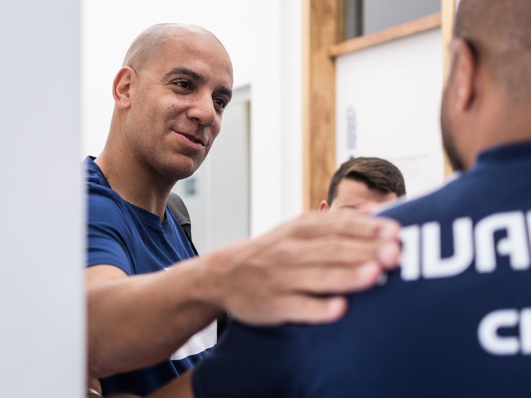 Fotos do primeiro treino do tcnico portugus Pepa no Cruzeiro