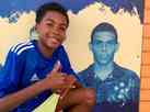 Cruzeiro: Davi Luiz se apresenta na Toca e posa ao lado de foto de Ronaldo