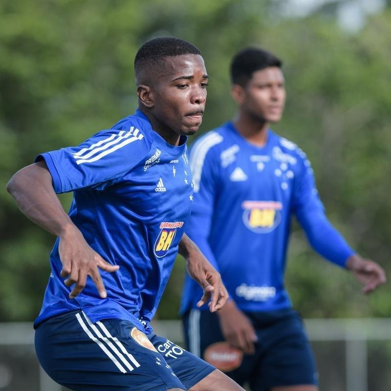 Fotos do treino do Cruzeiro desta quinta-feira, 19/11, na Toca da Raposa II