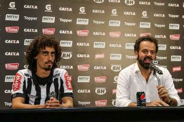 Imagens da apresentação de Valdívia no Atlético