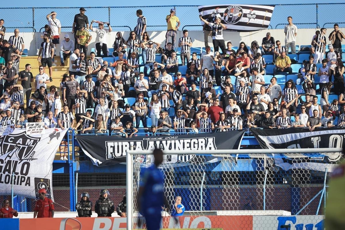 Fotos do jogo entre Ava e Atltico, na Ressacada, pela 27 rodada do Campeonato Brasileiro